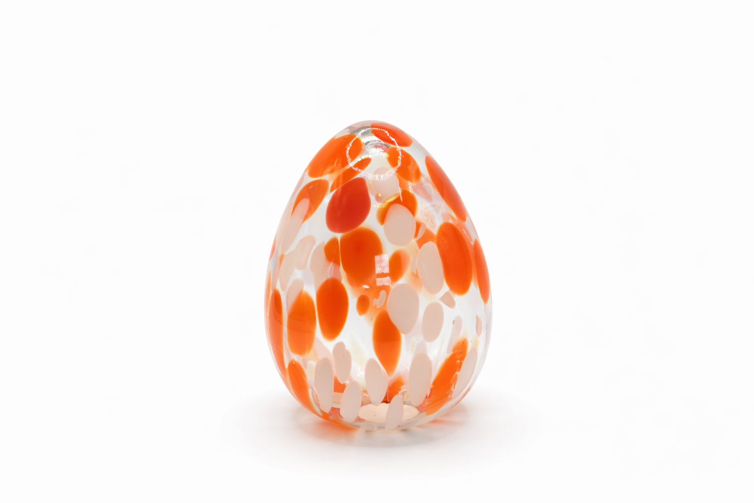 Œuf en verre avec tache orange